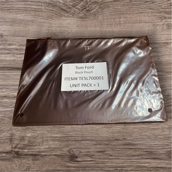 Tom Ford Pouch Black Pebble With Gold Hardware - Picture 3 of 4